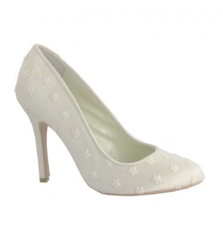 Closed toe cream bridal heels OFF-WHITE LACE WEDDING SHOES Classic ivory lace bride shoes