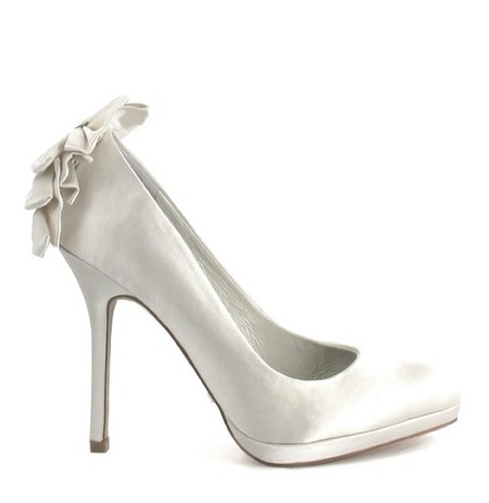 Elegant ivory satin bride shoes