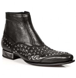 Black leather studded ankle boots for men with steel heel