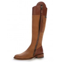 Elegant camel leather riding boots