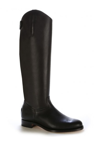 Black leather riding boots with an anatomic cut Black leather riding boots with an anatomic cut