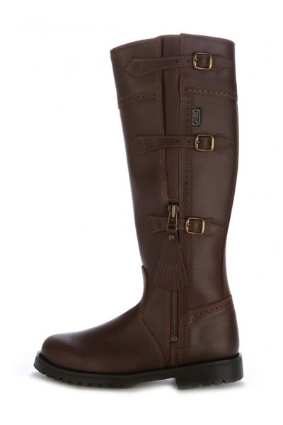 Leather hunting boots with bridles