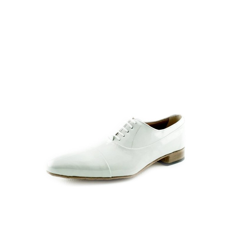 SMART WHITE MENS SHOES FOR WEDDINGS Varnished white leather oxfords