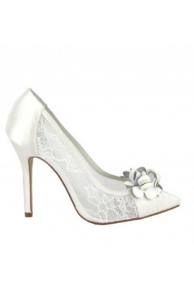 Trendy ivory lace bride shoes Trendy ivory lace bride shoes
