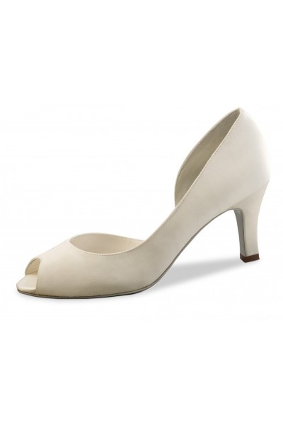 Classic Ivory bridal pump