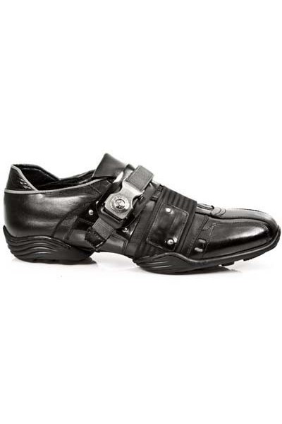 Black leather sneaker for man