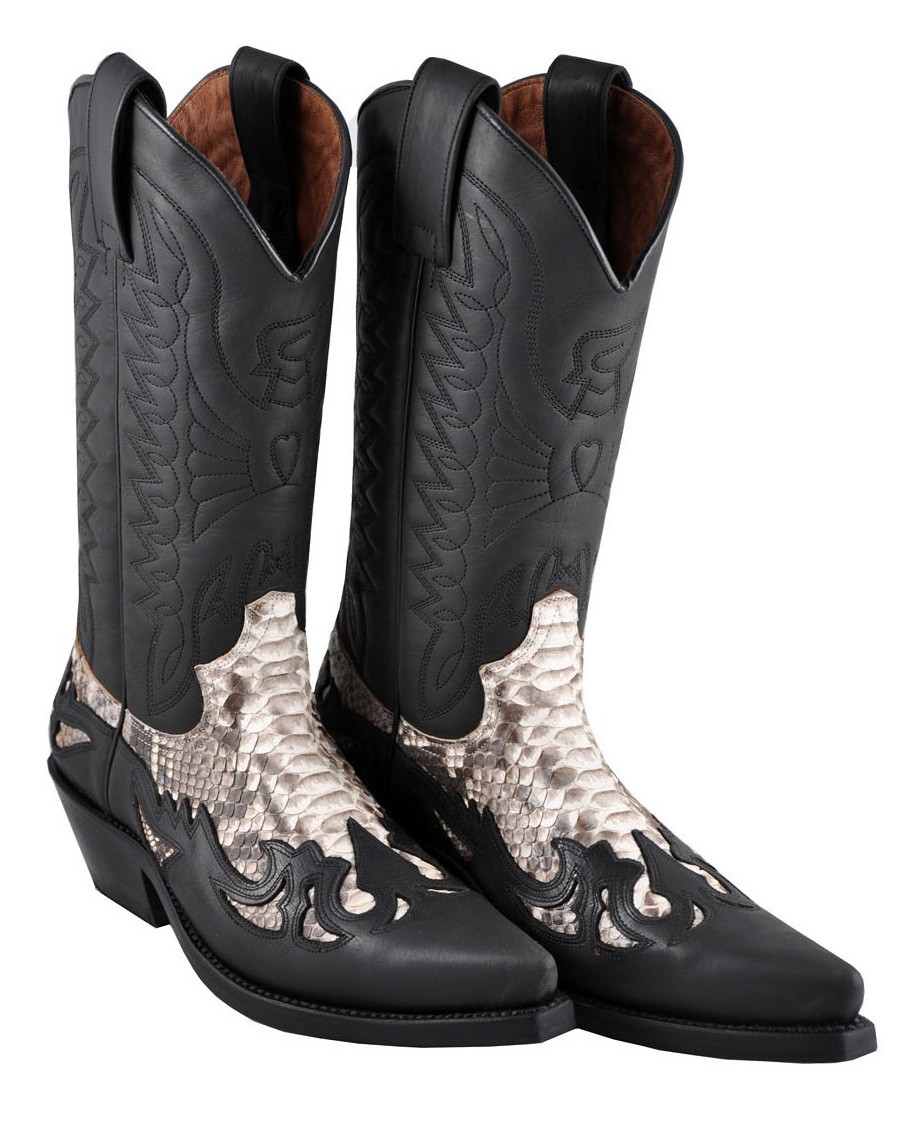 large size cowboy boots