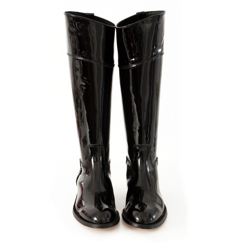 flat shiny boots