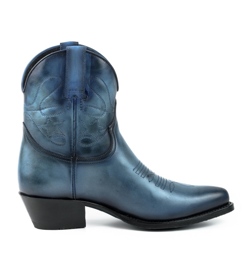 western boots blue
