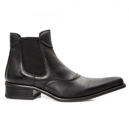 Elegant black leather pointed ankle boots for men