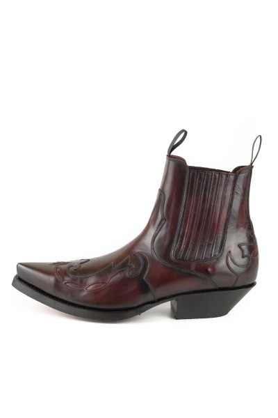 Burgundy leather ankle cowboy boots